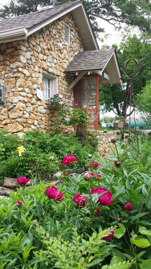 Rock Cottage Gardens B&B Eureka Springs Ngoại thất bức ảnh